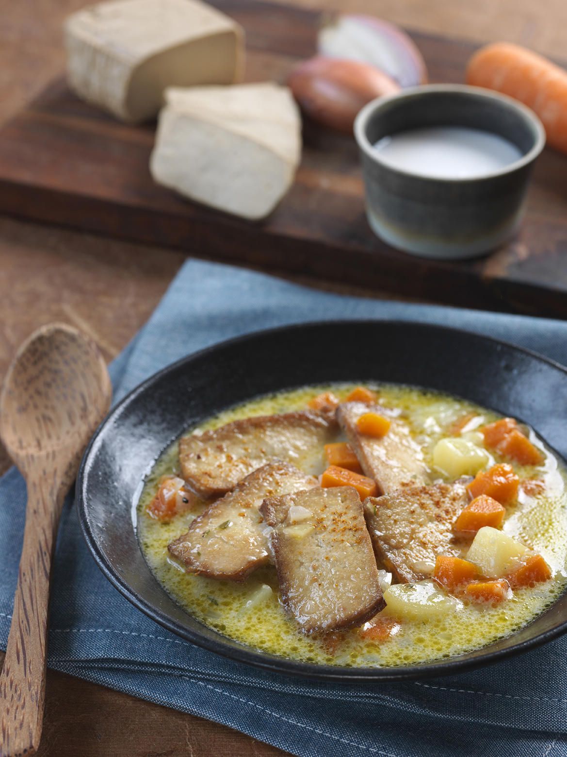 Prix engagé : Soupe de légumes au tofu fumé